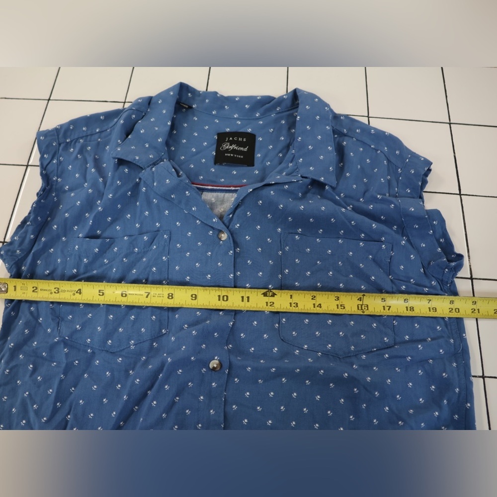 JACH’s Girlfriend Blue & White Sleeveless Button Down Top - Picture 6 of 7